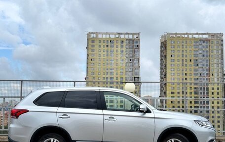 Mitsubishi Outlander III рестайлинг 3, 2019 год, 2 398 000 рублей, 5 фотография