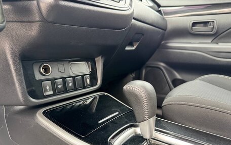 Mitsubishi Outlander III рестайлинг 3, 2019 год, 2 398 000 рублей, 14 фотография