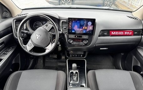 Mitsubishi Outlander III рестайлинг 3, 2019 год, 2 398 000 рублей, 10 фотография