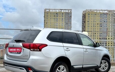 Mitsubishi Outlander III рестайлинг 3, 2019 год, 2 398 000 рублей, 6 фотография
