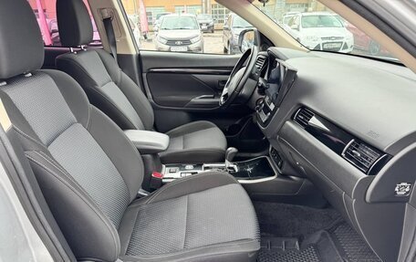 Mitsubishi Outlander III рестайлинг 3, 2019 год, 2 398 000 рублей, 19 фотография