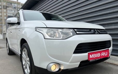 Mitsubishi Outlander III рестайлинг 3, 2013 год, 1 545 000 рублей, 4 фотография