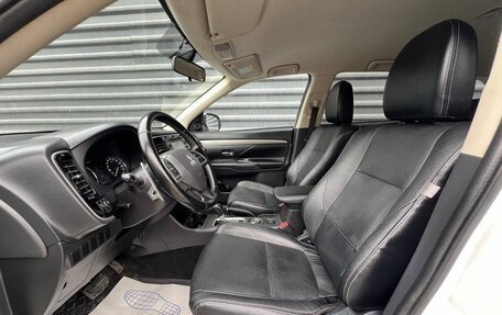 Mitsubishi Outlander III рестайлинг 3, 2013 год, 1 545 000 рублей, 19 фотография