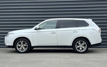 Mitsubishi Outlander III рестайлинг 3, 2013 год, 1 545 000 рублей, 17 фотография