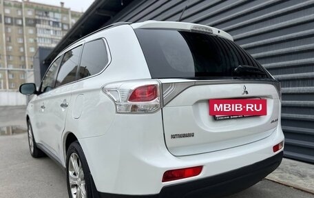 Mitsubishi Outlander III рестайлинг 3, 2013 год, 1 545 000 рублей, 15 фотография