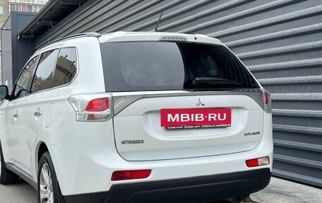 Mitsubishi Outlander III рестайлинг 3, 2013 год, 1 545 000 рублей, 14 фотография