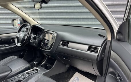 Mitsubishi Outlander III рестайлинг 3, 2013 год, 1 545 000 рублей, 29 фотография