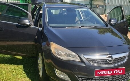 Opel Astra J, 2012 год, 850 000 рублей, 1 фотография
