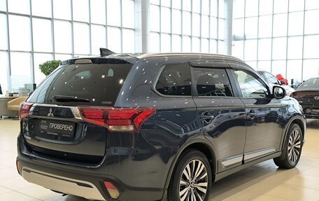 Mitsubishi Outlander III рестайлинг 3, 2020 год, 2 307 000 рублей, 5 фотография