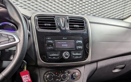 Renault Logan II, 2018 год, 670 000 рублей, 20 фотография