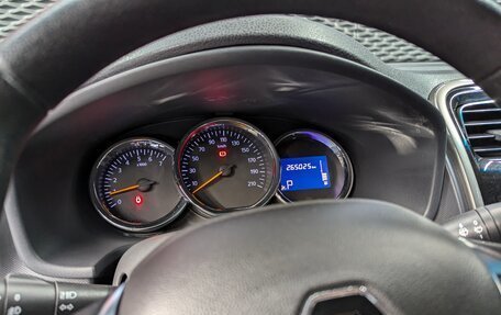 Renault Logan II, 2018 год, 670 000 рублей, 31 фотография
