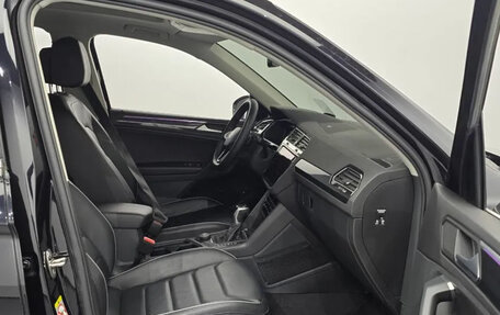 Volkswagen Tiguan II, 2021 год, 3 100 000 рублей, 13 фотография