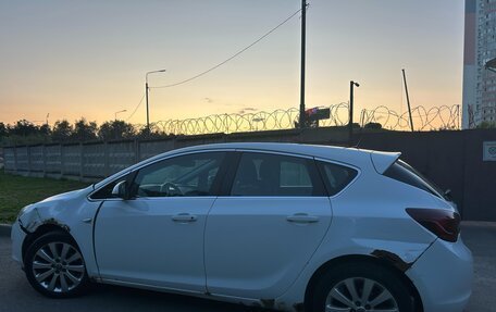Opel Astra J, 2010 год, 500 000 рублей, 11 фотография
