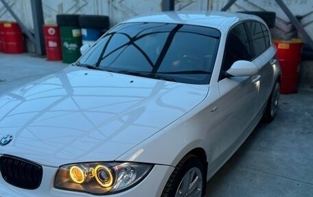 BMW 1 серия, 2008 год, 1 020 000 рублей, 21 фотография