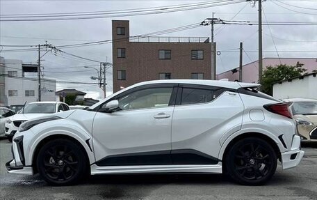 Toyota C-HR I рестайлинг, 2021 год, 1 720 000 рублей, 8 фотография