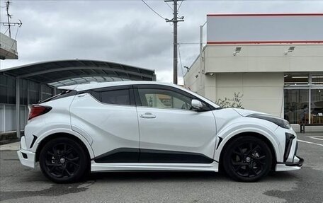 Toyota C-HR I рестайлинг, 2021 год, 1 720 000 рублей, 9 фотография