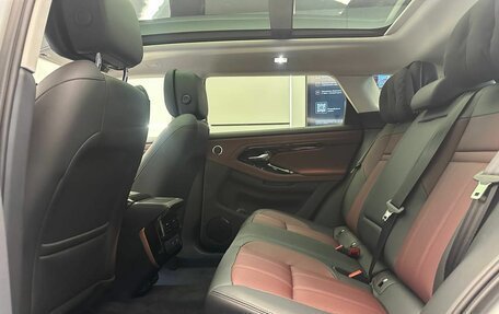 Land Rover Range Rover Evoque II, 2024 год, 5 990 000 рублей, 19 фотография