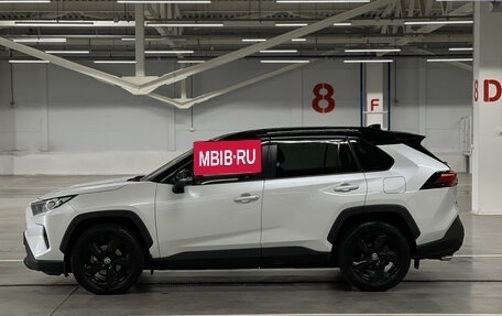 Toyota RAV4, 2021 год, 3 699 000 рублей, 8 фотография