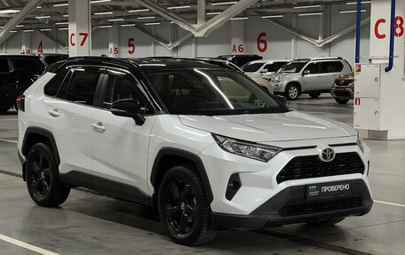 Toyota RAV4, 2021 год, 3 699 000 рублей, 3 фотография