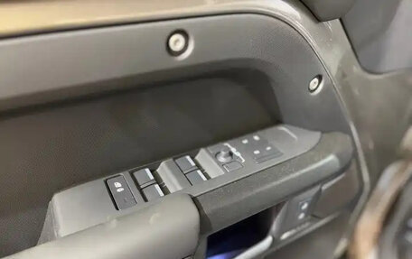 Land Rover Defender II, 2025 год, 15 340 000 рублей, 8 фотография