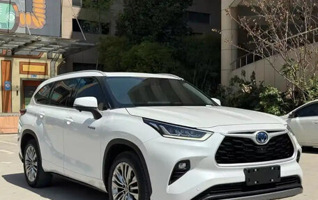 Toyota Highlander, 2022 год, 3 700 090 рублей, 3 фотография