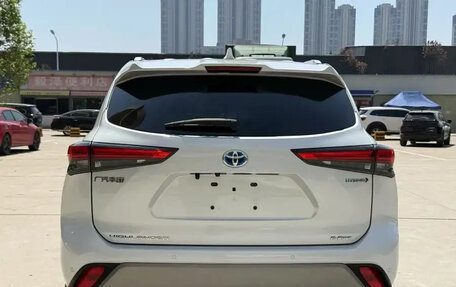 Toyota Highlander, 2022 год, 3 700 090 рублей, 8 фотография