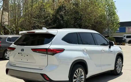 Toyota Highlander, 2022 год, 3 700 090 рублей, 9 фотография