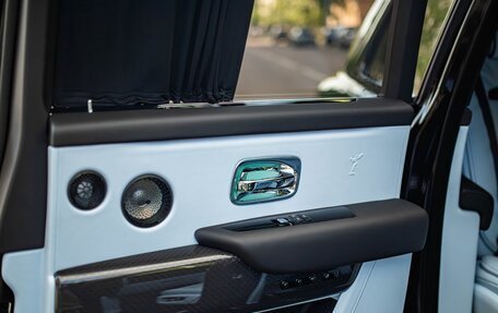 Rolls-Royce Cullinan, 2025 год, 85 000 000 рублей, 16 фотография