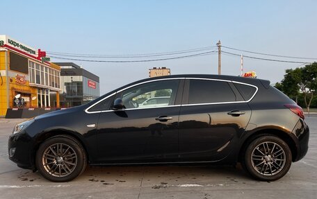 Opel Astra J, 2011 год, 900 000 рублей, 3 фотография
