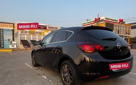 Opel Astra J, 2011 год, 900 000 рублей, 4 фотография