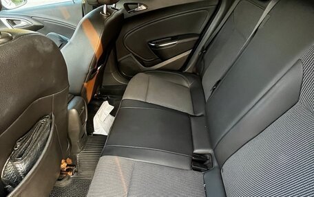 Opel Astra J, 2011 год, 900 000 рублей, 15 фотография