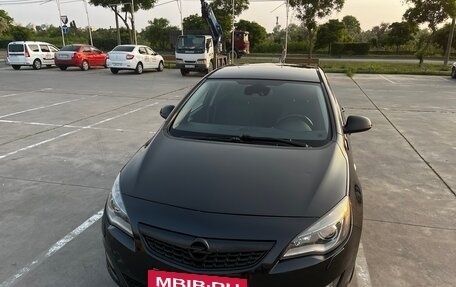 Opel Astra J, 2011 год, 900 000 рублей, 10 фотография