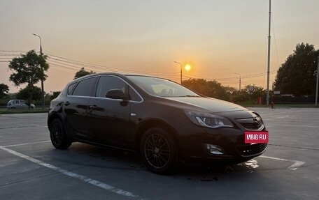 Opel Astra J, 2011 год, 900 000 рублей, 13 фотография