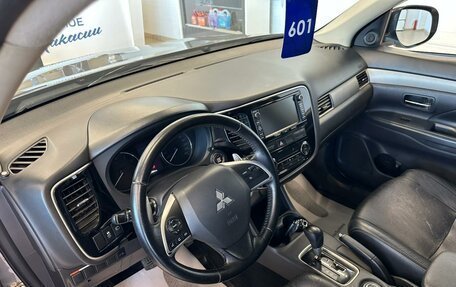Mitsubishi Outlander III рестайлинг 3, 2012 год, 1 699 000 рублей, 11 фотография