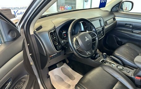 Mitsubishi Outlander III рестайлинг 3, 2012 год, 1 699 000 рублей, 10 фотография