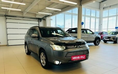 Mitsubishi Outlander III рестайлинг 3, 2012 год, 1 699 000 рублей, 8 фотография