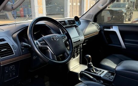 Toyota Land Cruiser Prado 150 рестайлинг 2, 2019 год, 5 000 000 рублей, 5 фотография