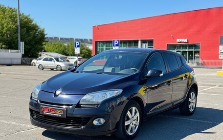 Renault Megane III, 2013 год, 599 999 рублей, 2 фотография