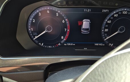 Volkswagen Tiguan II, 2017 год, 2 250 000 рублей, 2 фотография