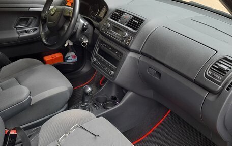 Skoda Fabia II, 2012 год, 900 000 рублей, 5 фотография