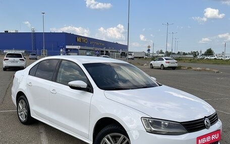 Volkswagen Jetta VI, 2013 год, 850 000 рублей, 2 фотография