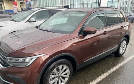 Volkswagen Tiguan II, 2021 год, 2 625 000 рублей, 2 фотография
