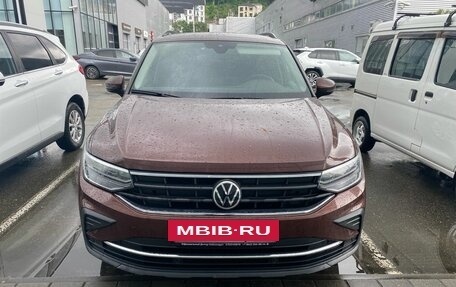 Volkswagen Tiguan II, 2021 год, 2 625 000 рублей, 3 фотография