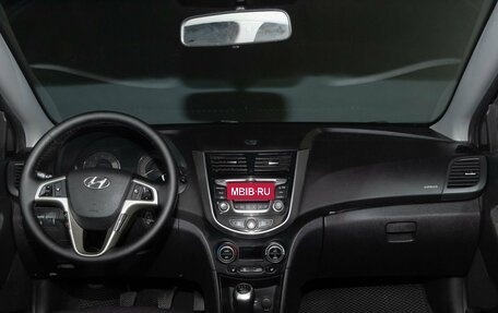 Hyundai Solaris II рестайлинг, 2016 год, 1 050 000 рублей, 9 фотография