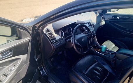 Hyundai Sonata VI, 2011 год, 950 000 рублей, 12 фотография