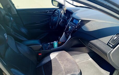 Hyundai Sonata VI, 2011 год, 950 000 рублей, 13 фотография