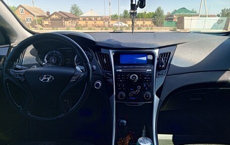 Hyundai Sonata VI, 2011 год, 950 000 рублей, 15 фотография