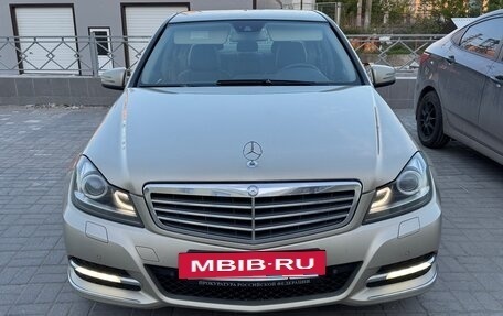 Mercedes-Benz C-Класс, 2011 год, 1 550 000 рублей, 2 фотография