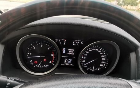 Toyota Land Cruiser 200, 2012 год, 3 600 000 рублей, 9 фотография