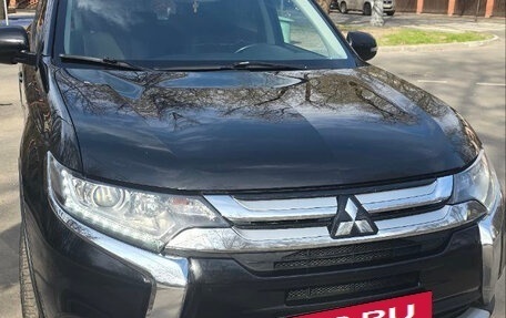 Mitsubishi Outlander III рестайлинг 3, 2016 год, 1 900 000 рублей, 23 фотография